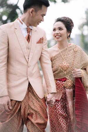 ชุดไทยเจ้าสาว ชุดไทยจักรพรรดิ์ เช่าที่แบมบี้ เวดดิ้ง ห้วยขวาง